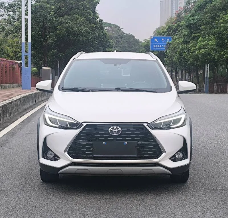 Toyota YARiS L 2022 — фото 2