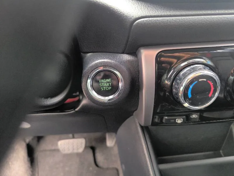 Toyota YARiS L 2022 — фото 20