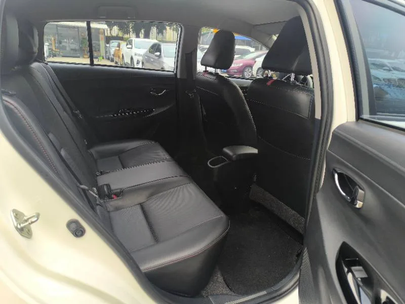 Toyota YARiS L 2022 — фото 13