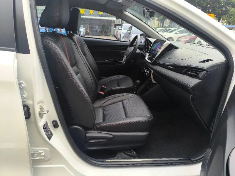 Toyota YARiS L 2022 — фото 12