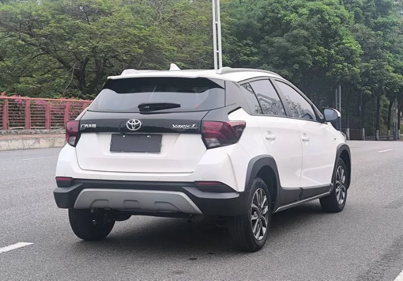 Toyota YARiS L 2022 — фото 4