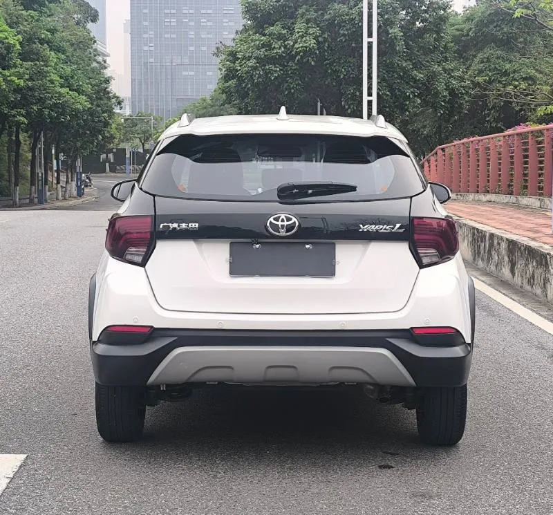 Toyota YARiS L 2022 — фото 5