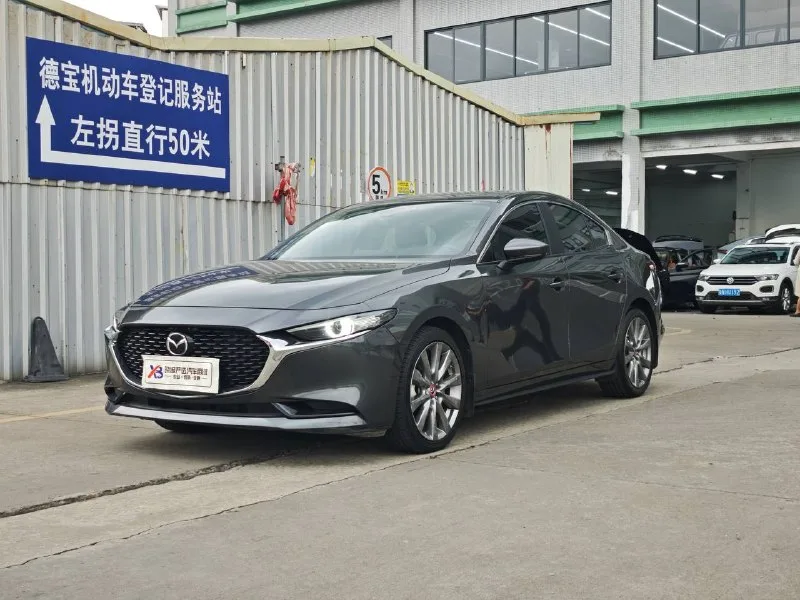 MAZDA 3