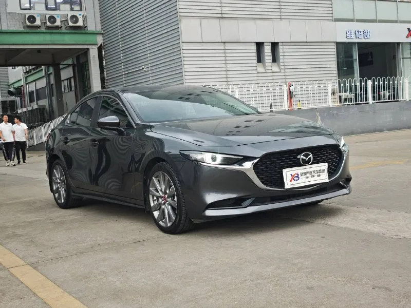 MAZDA 3 — фото 3
