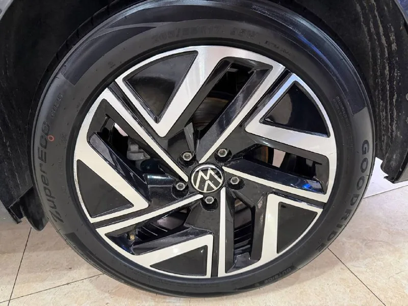 VW SAGITAR — фото 15