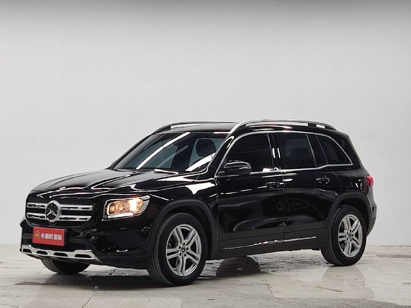 MERSEDES-BENZ GLB180