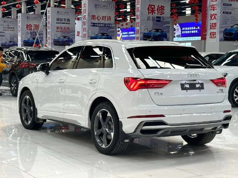 AUDI Q3 — фото 4