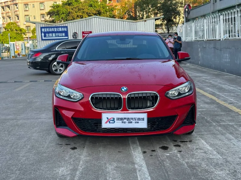 BMW 1 Series 120i 2020 — фото 2