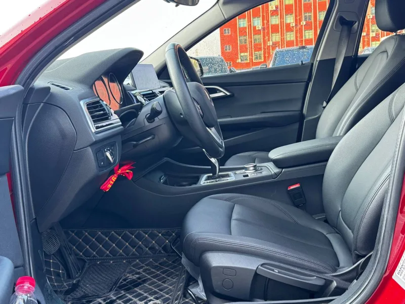 BMW 1 Series 120i 2020 — фото 7