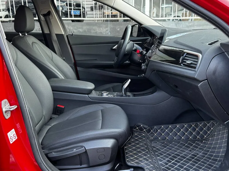 BMW 1 Series 120i 2020 — фото 14