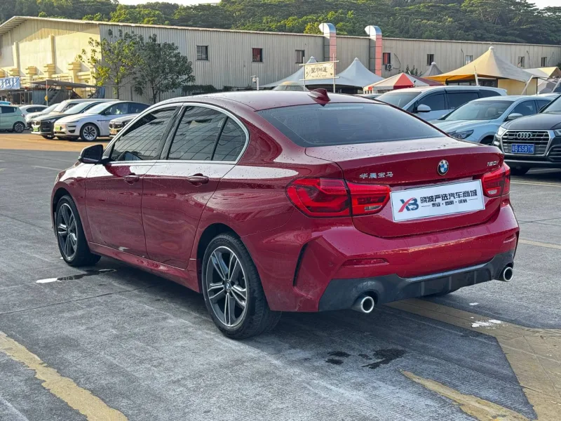BMW 1 Series 120i 2020 — фото 4