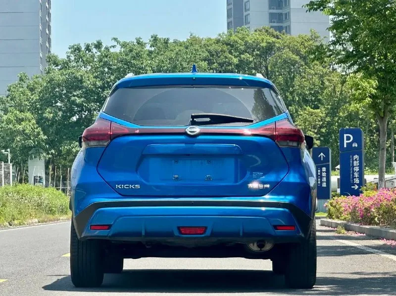NISSAN KICKS — фото 4