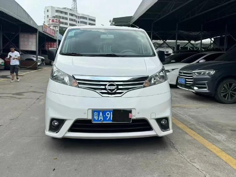 NISSAN NV200 — фото 2