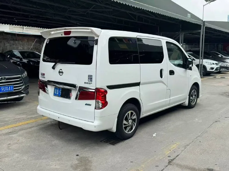 NISSAN NV200 — фото 3