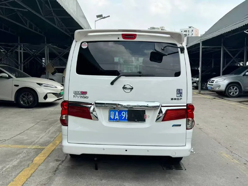 NISSAN NV200 — фото 4