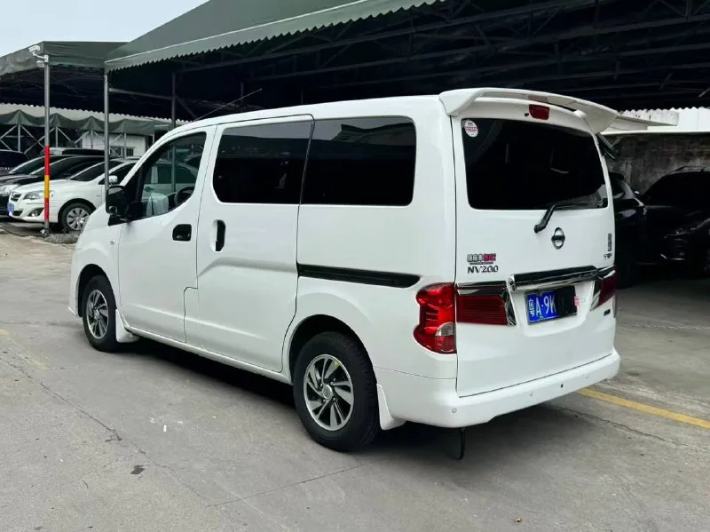 NISSAN NV200 — фото 14