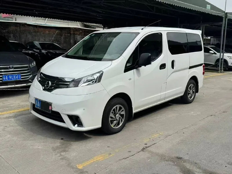NISSAN NV200 — фото 16