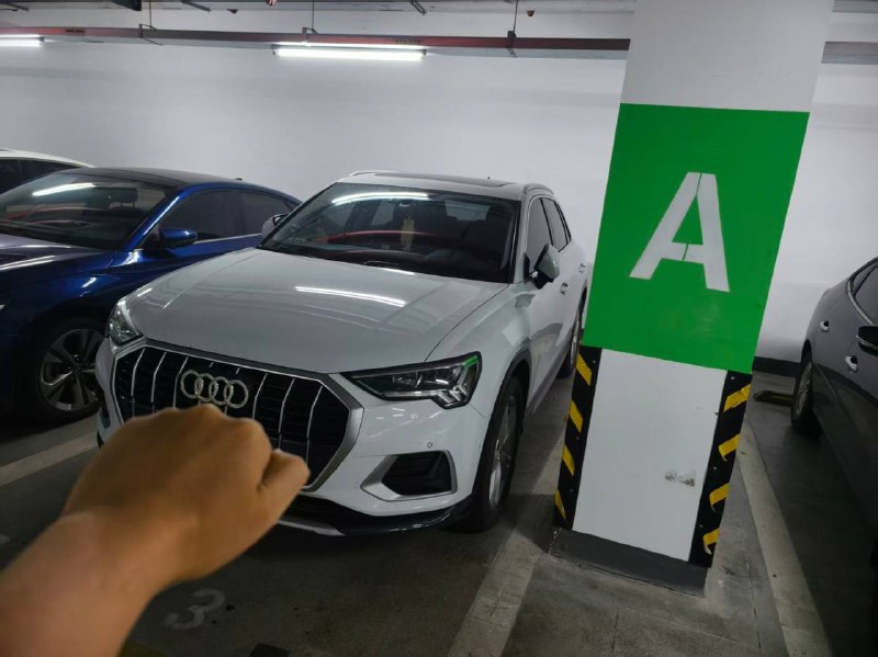 AUDI Q3
