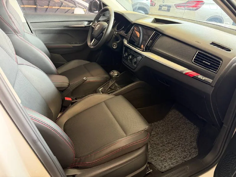 SKODA KAMIQ — фото 20