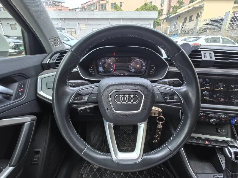 AUDI Q3 — фото 19