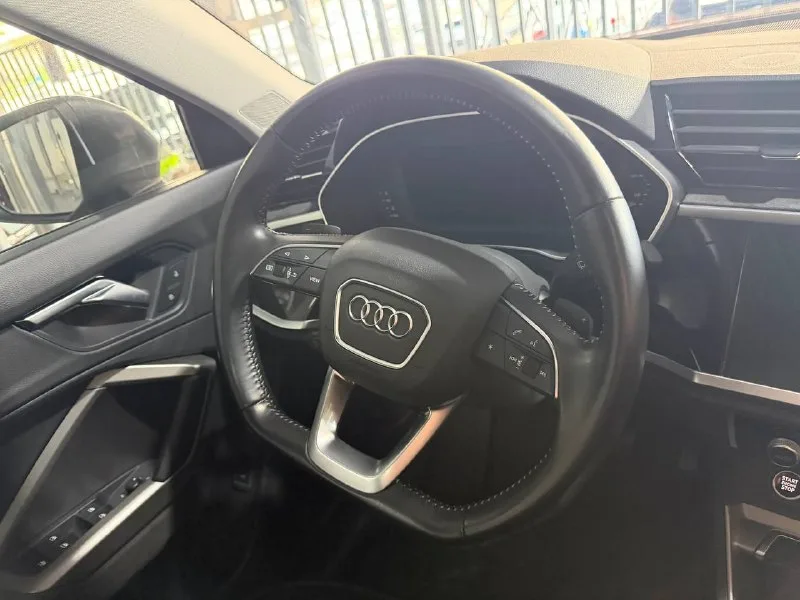 AUDI Q3 — фото 15
