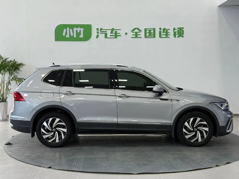Volkswagen Tiguan L 2022 — фото 9
