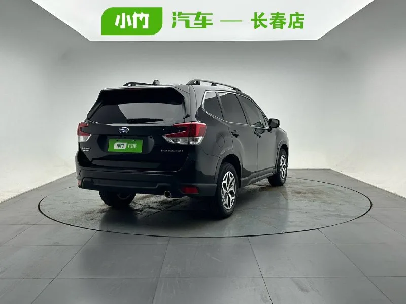 Subaru Forester 2022 — фото 10