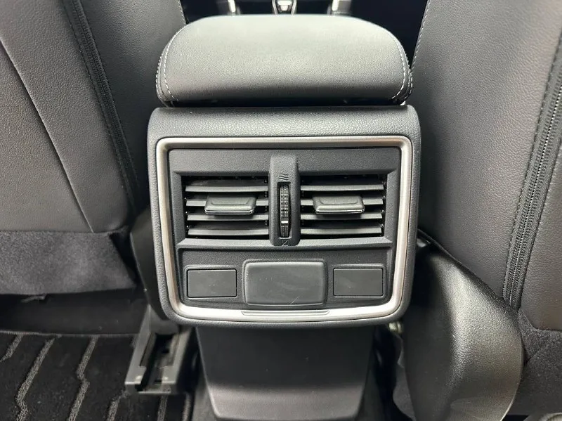 Subaru Forester 2022 — фото 17