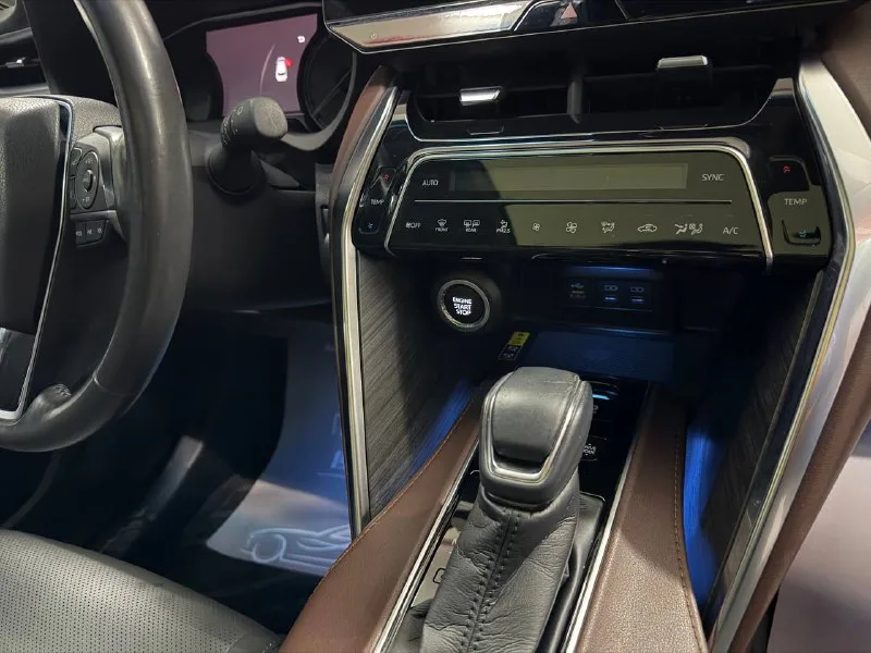 TOYOTA HARRIER — фото 20