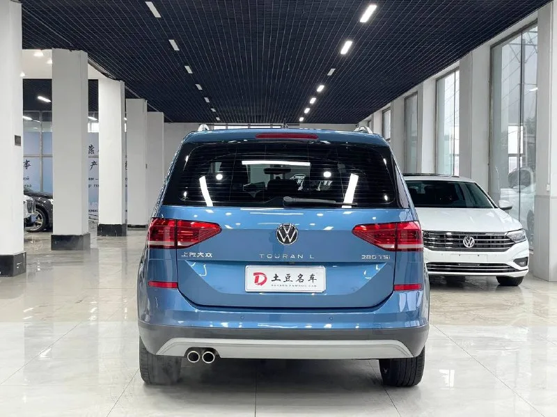 Volkswagen Touran 2022 — фото 10